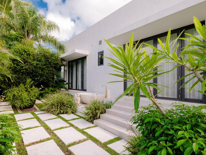 Tara House , Speightstown , St Peter , West Coast Barbados 