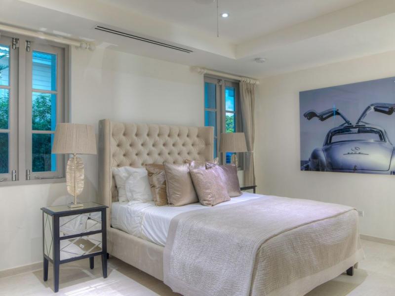 The Villa at The St James , Beachfront villas Barbados , Paynes Bay , St James 