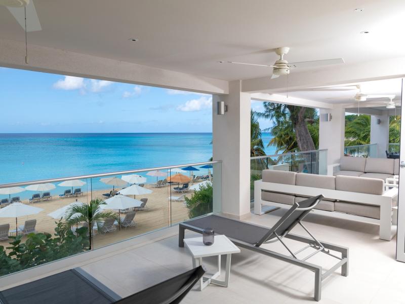 The One at The St James - Beachfront Apartment , Beachfront villas Barbados , Paynes Bay , St James 