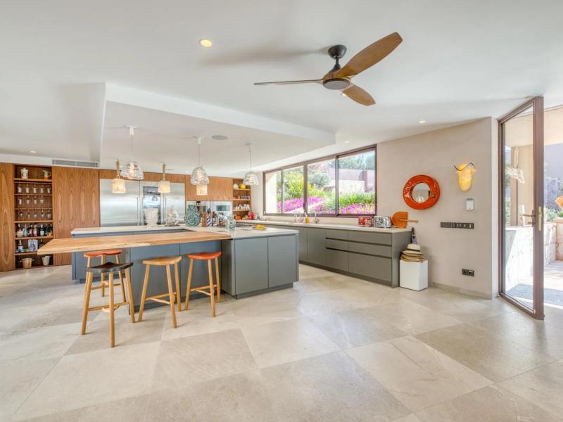 Villa Clara , Portals 