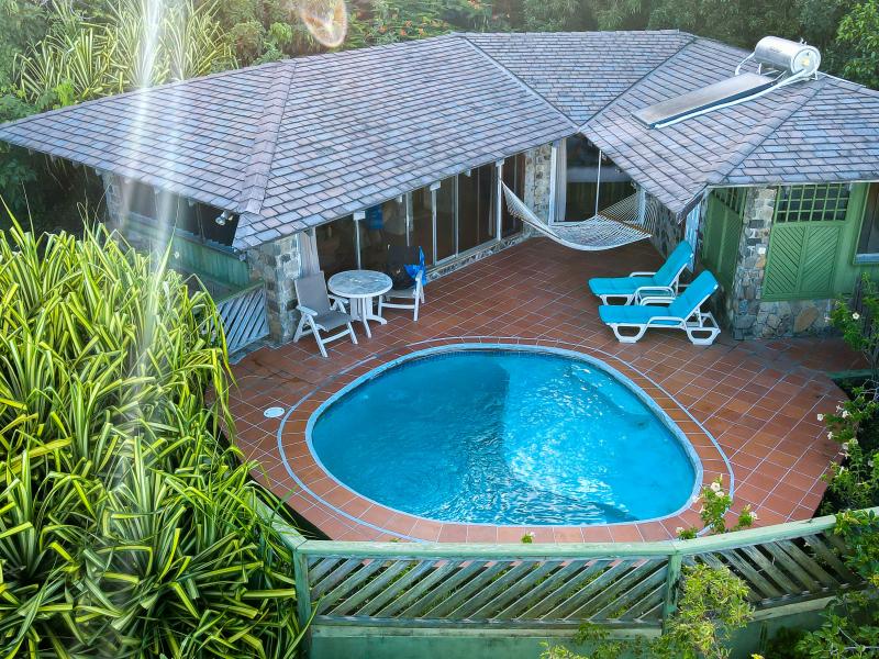 Young Island - St Vincent & The Grenadines , Young Island 