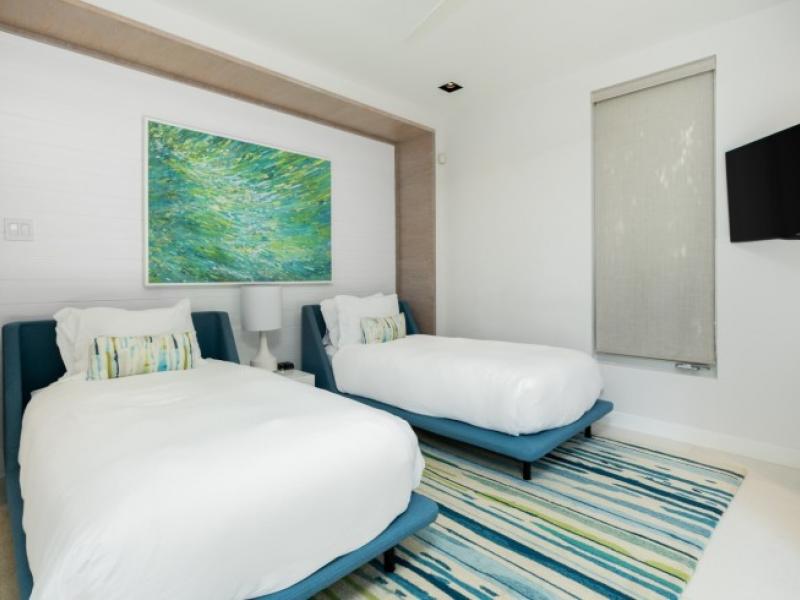 Villa Hyperion , Long Bay 