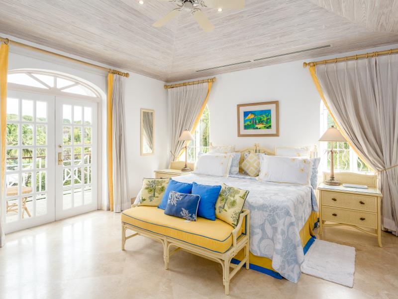 Hallidays at Old Trees , Beachfront villas Barbados , Old Trees , Paynes Bay , St James , West Coast Barbados 