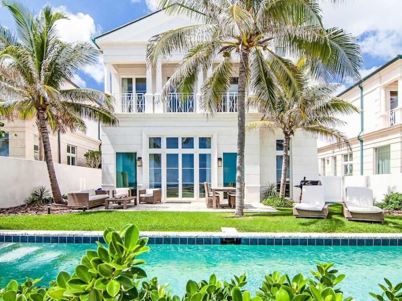 On Beach Time , Nassau 